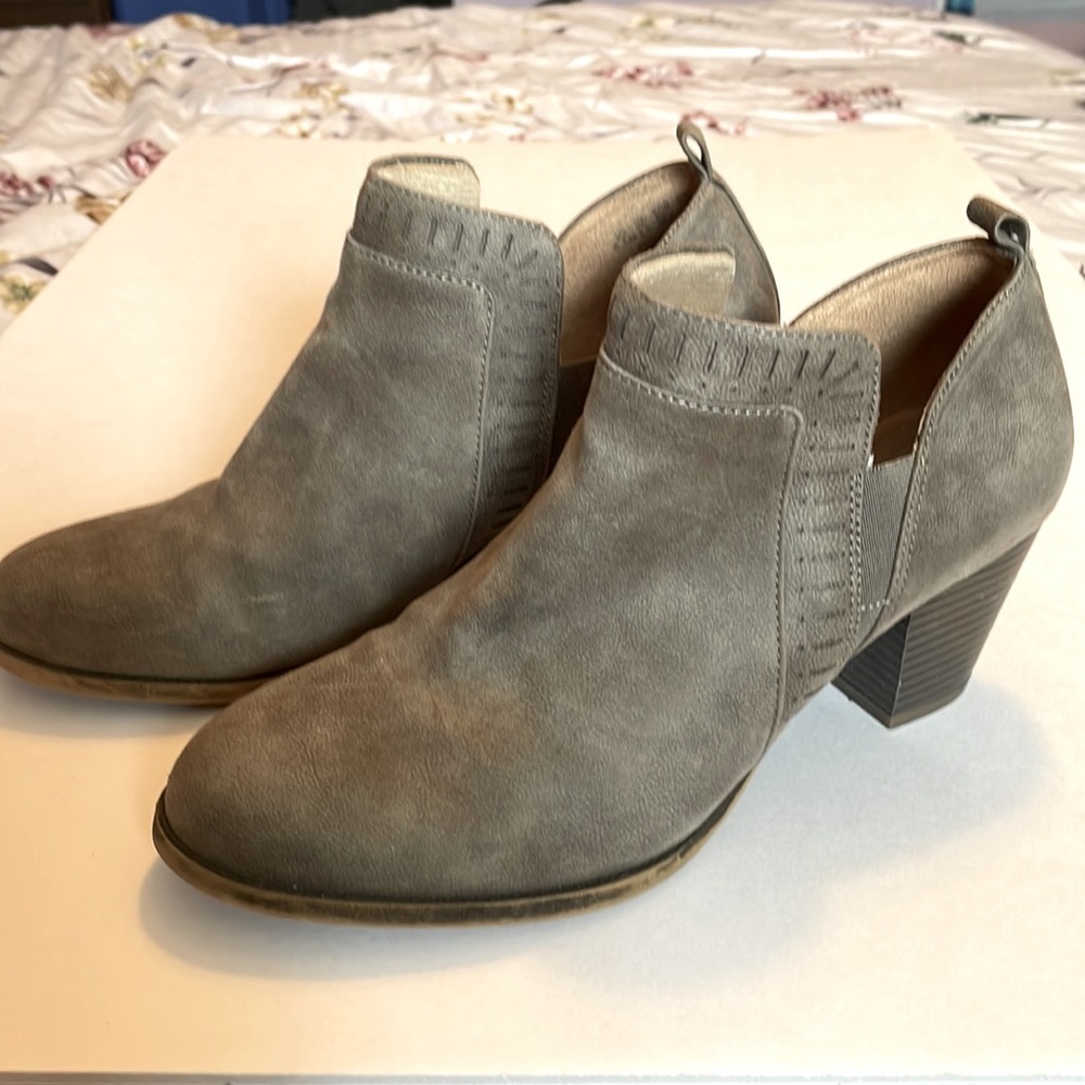 Nordstrom LifeStride Gray Booties Size 8.5 - Only worn a couple of times